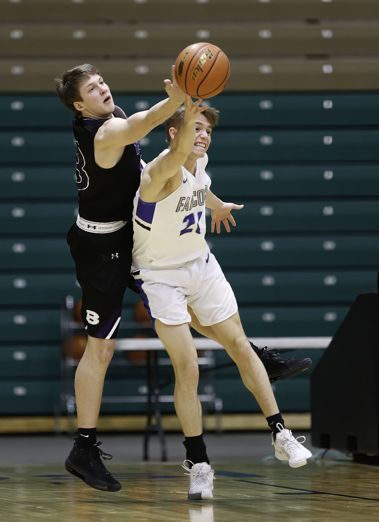 031021-ir-spt-boys-basketball-Skyview-3.jpg